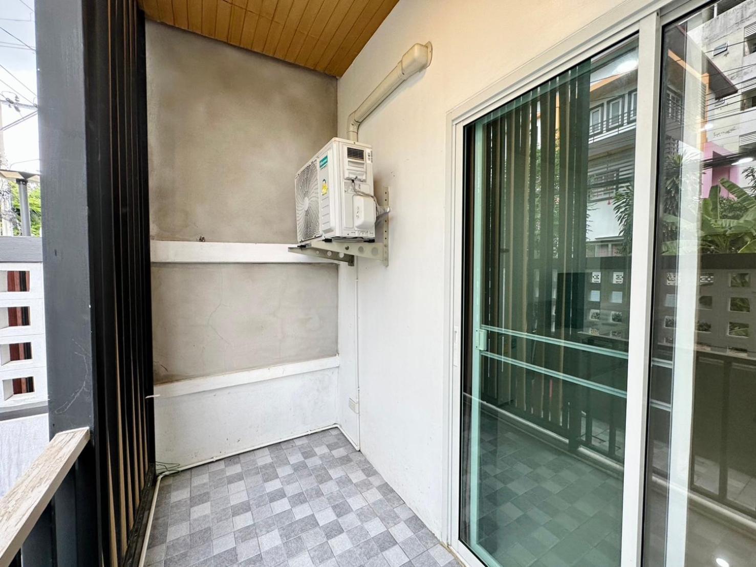 Hada House Apartment Bangkok Exterior photo